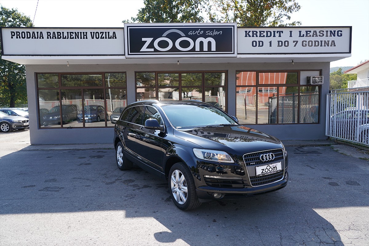 Audi Q7
 3,0 TDI 