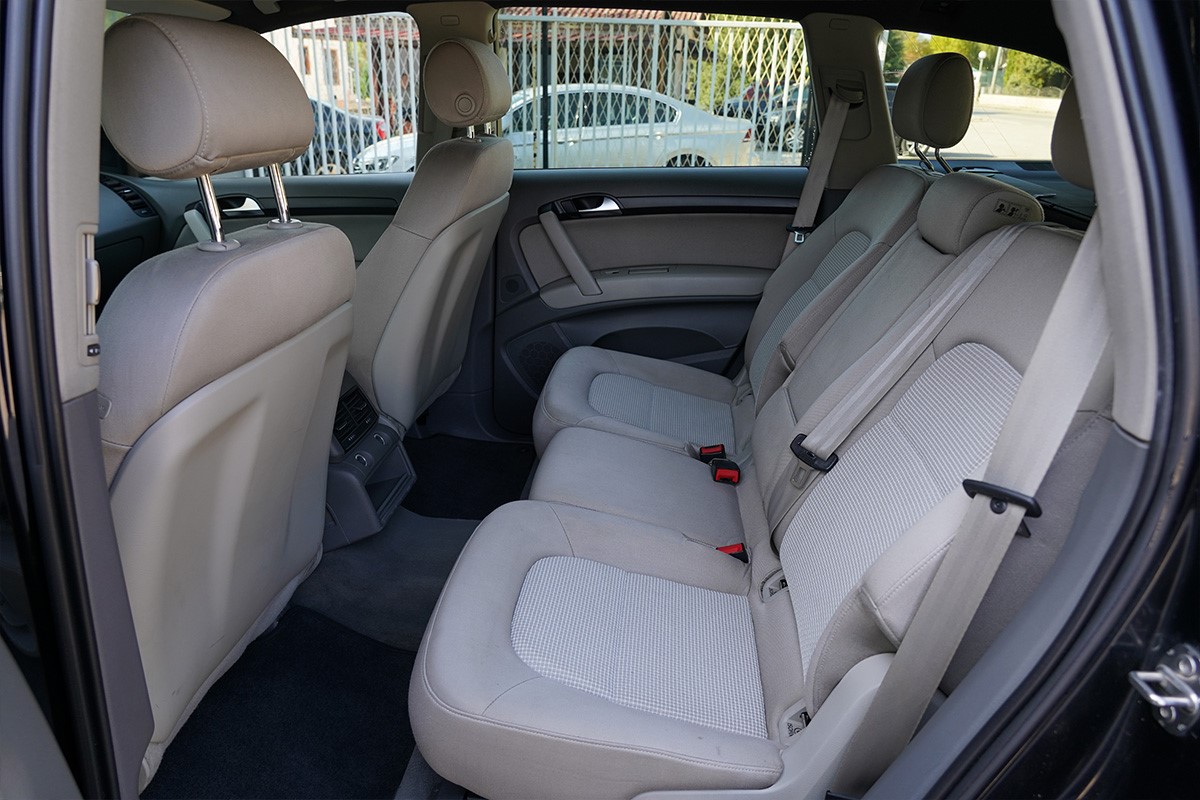 Audi Q7
 3,0 TDI 
