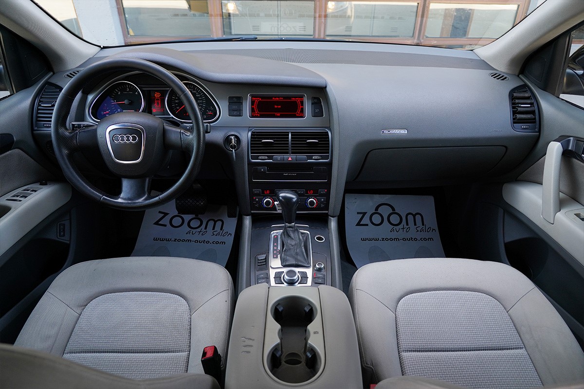 Audi Q7
 3,0 TDI 