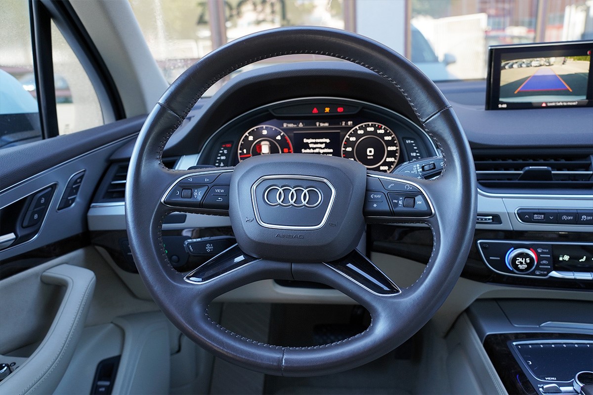 Audi Q7
 3.0 TDi Quattro Tiptronic Business Plus