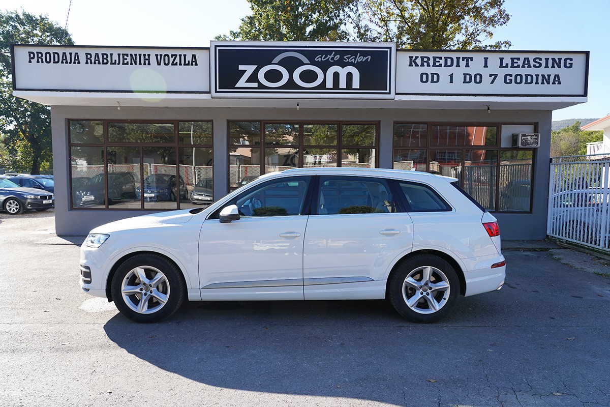 Audi Q7
 3.0 TDi Quattro Tiptronic Business Plus
