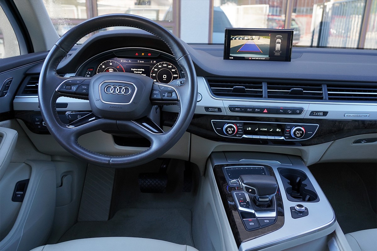 Audi Q7
 3.0 TDi Quattro Tiptronic Business Plus