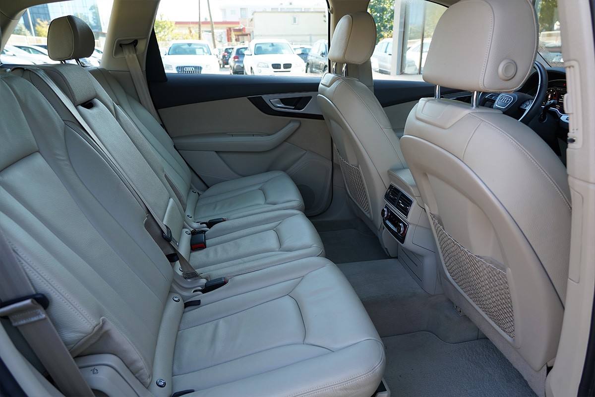 Audi Q7
 3.0 TDi Quattro Tiptronic Business Plus