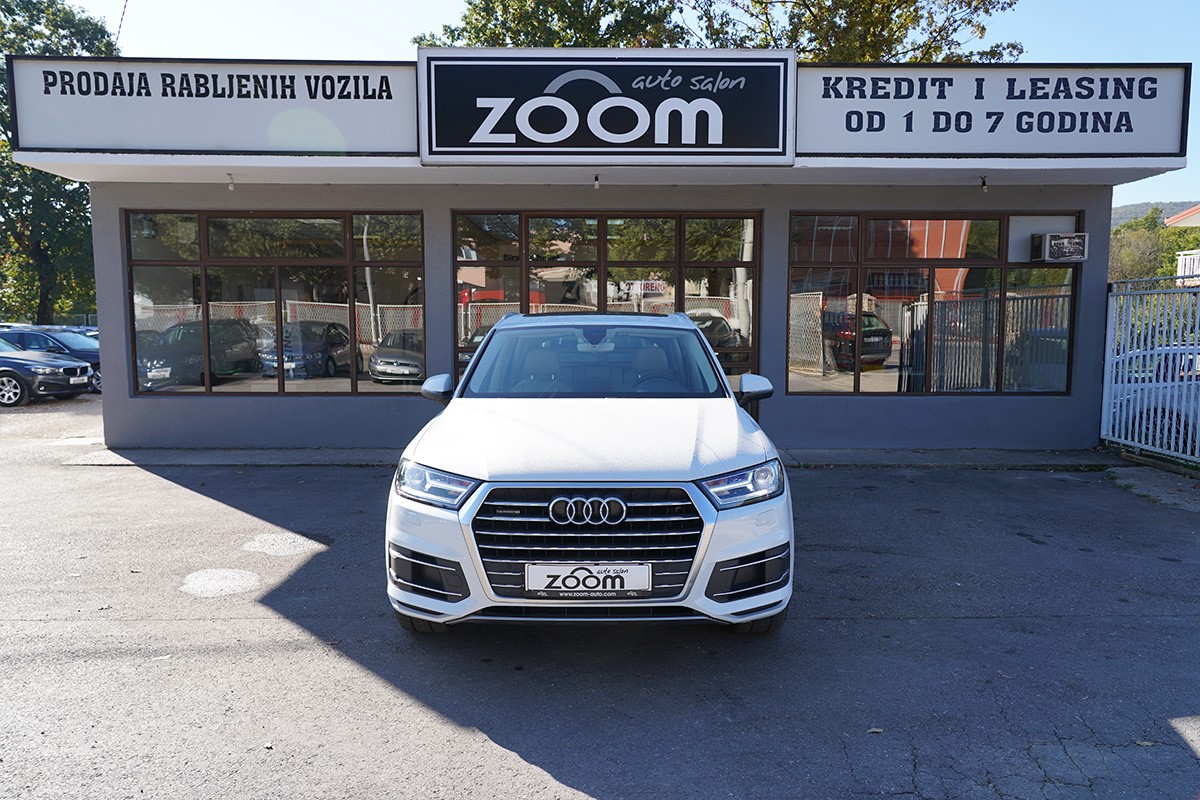 Audi Q7
 3.0 TDi Quattro Tiptronic Business Plus