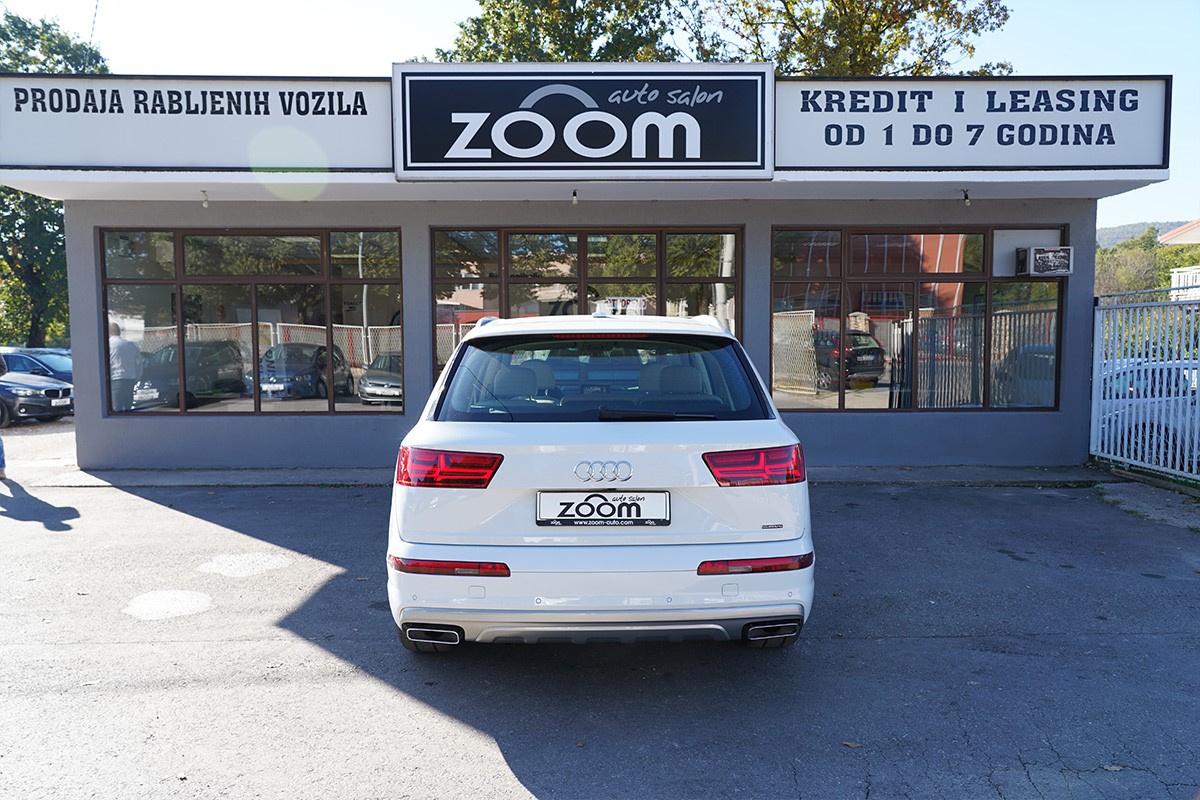 Audi Q7
 3.0 TDi Quattro Tiptronic Business Plus