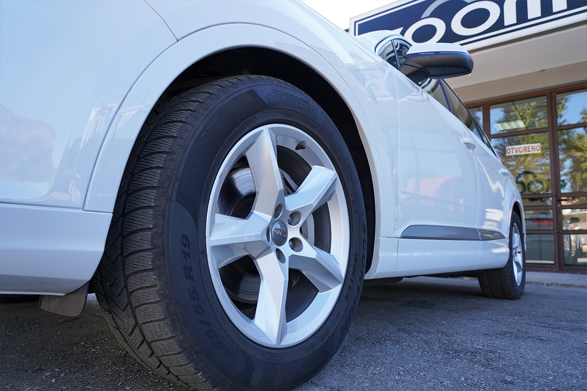 Audi Q7
 3.0 TDi Quattro Tiptronic Business Plus