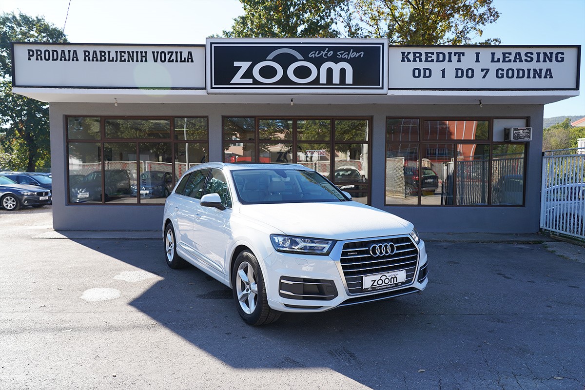 Audi Q7
 3.0 TDi Quattro Tiptronic Business Plus