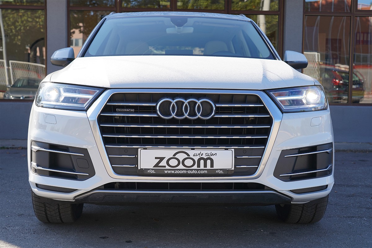 Audi Q7
 3.0 TDi Quattro Tiptronic Business Plus