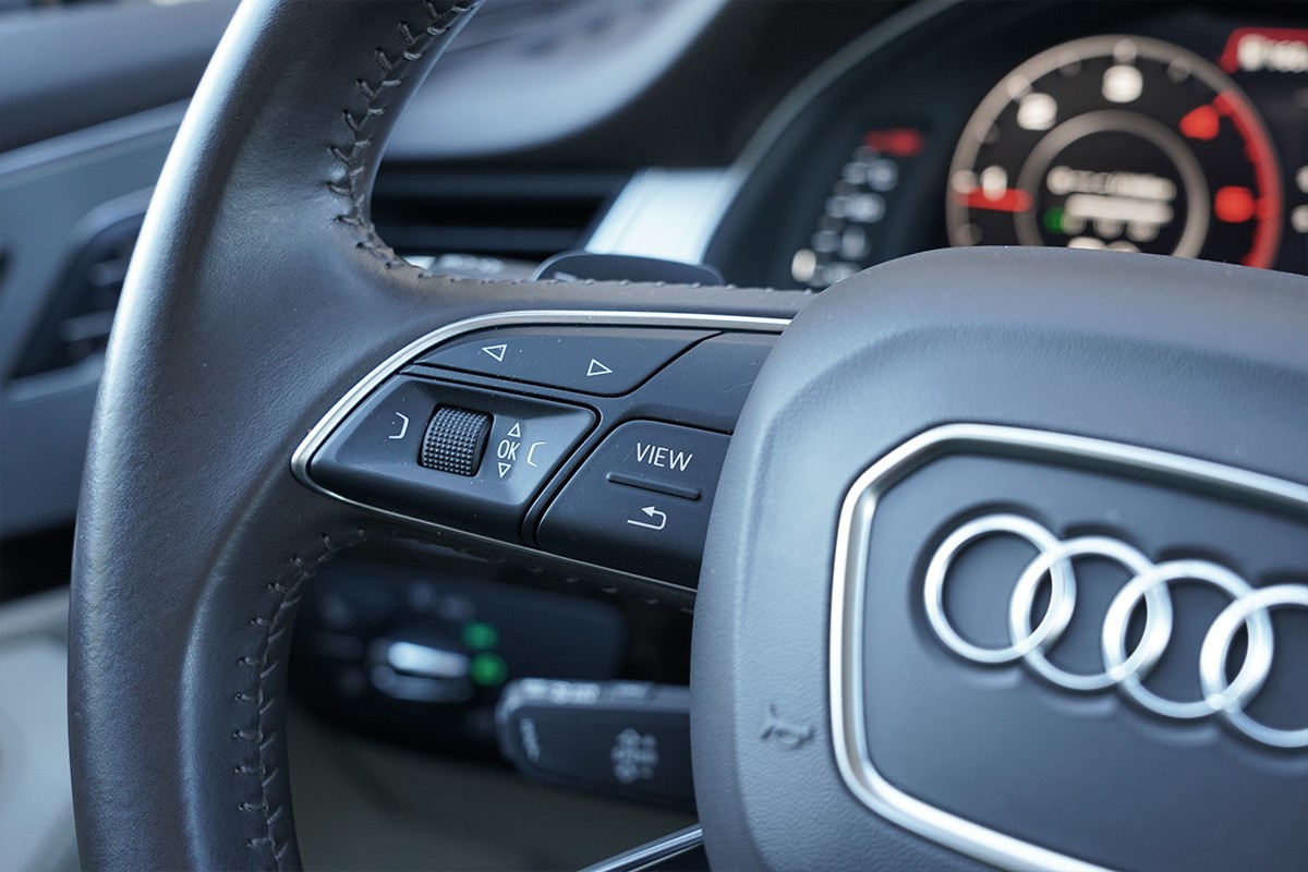 Audi Q7
 3.0 TDi Quattro Tiptronic Business Plus