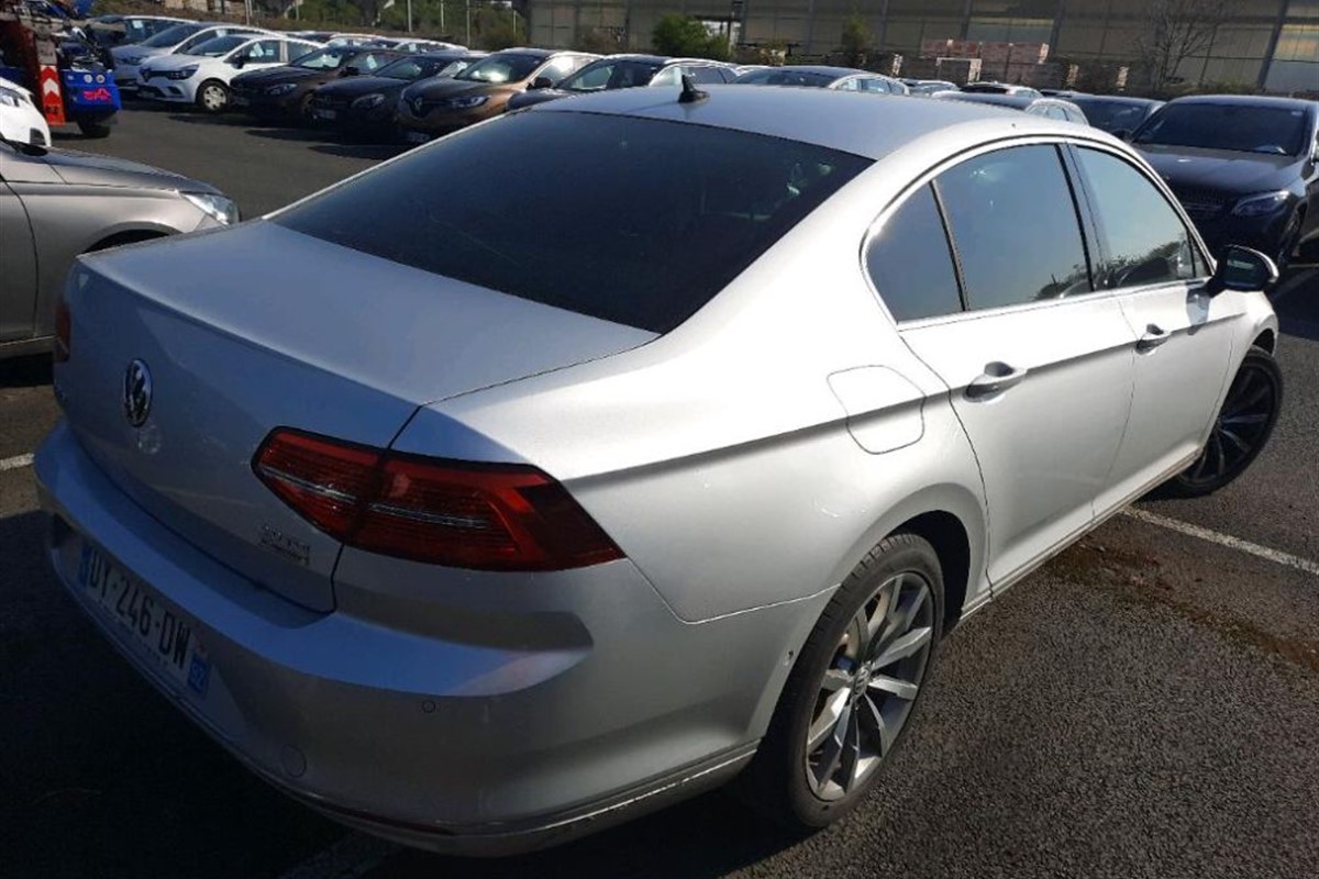 Volkswagen Passat 2.0 TDi Carat BlueMotion