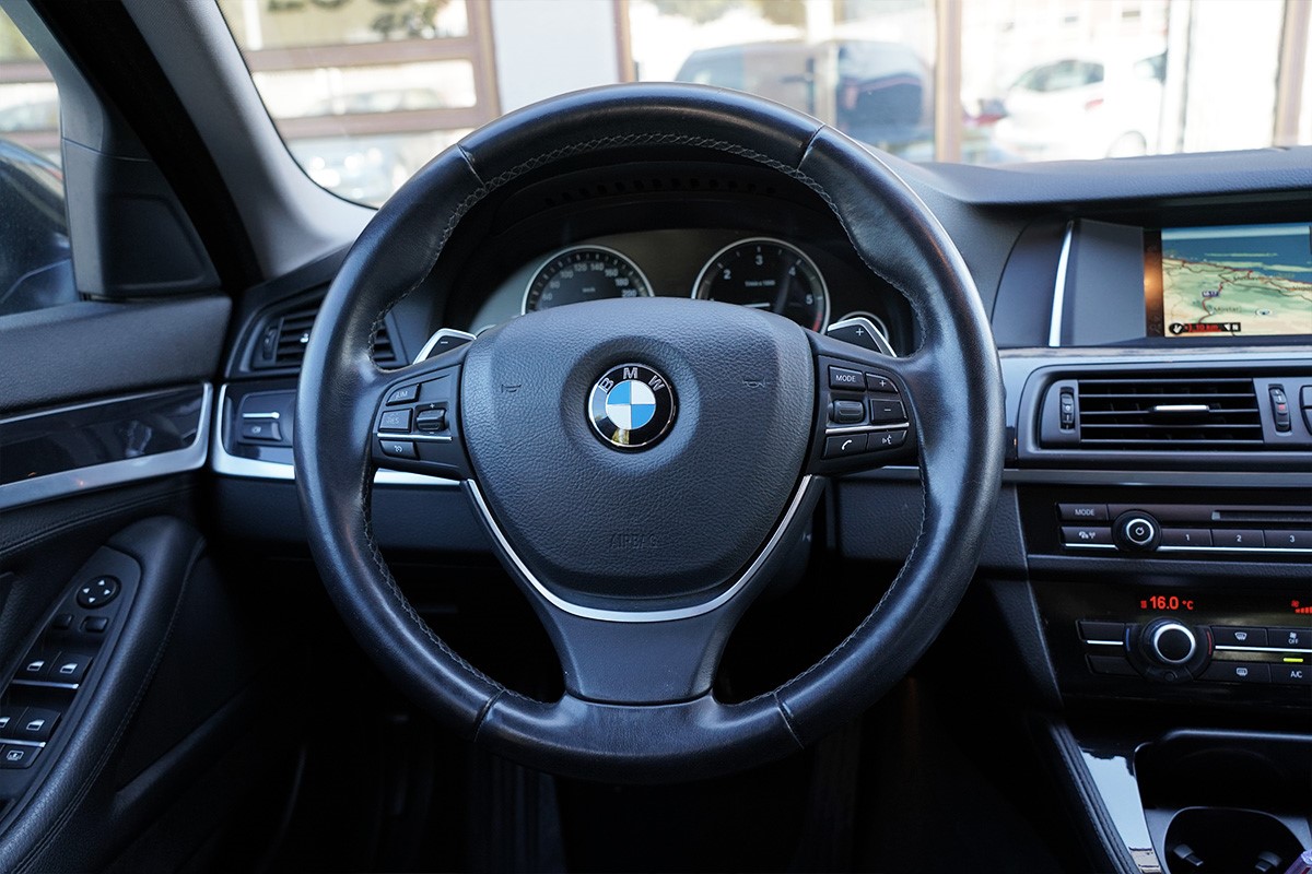 BMW
 520d  SERIE 5 F10