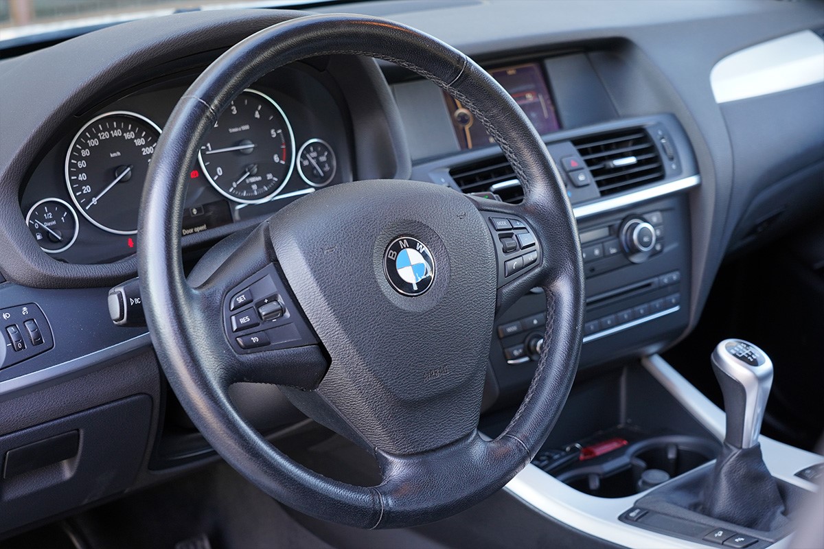 BMW
 X3
 xDrive 2.0D Confort
