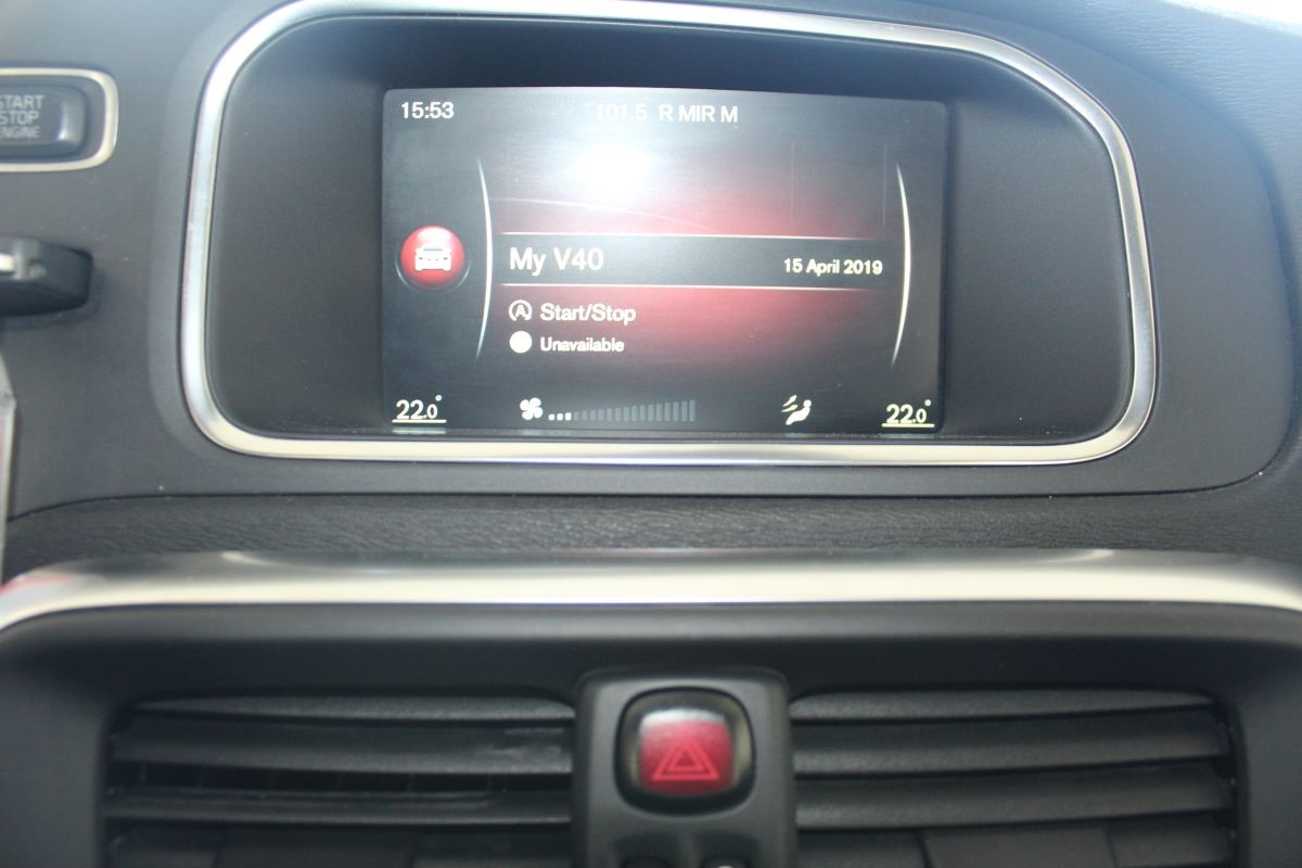 Volvo
 V40 2,0 D2 R-Desing
