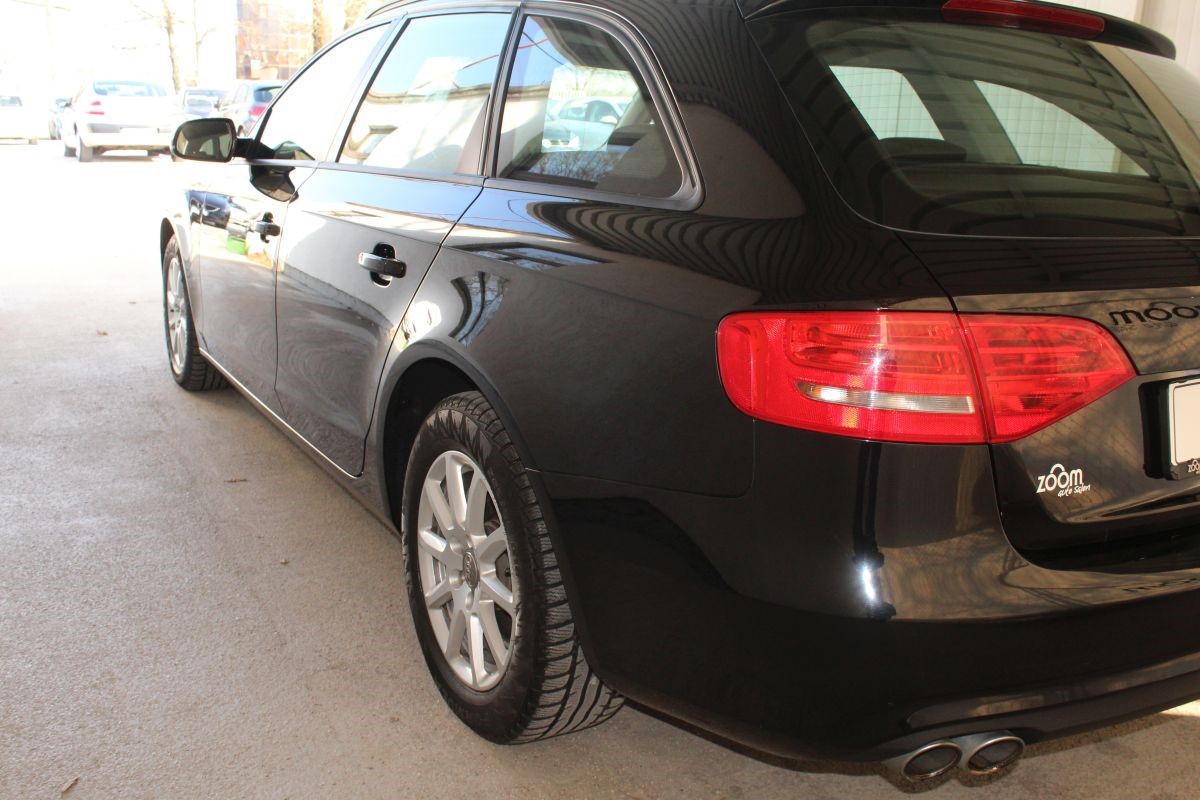 Audi A4
 2,0 TDI AVANT S-TRONIC ATTRACTION Navi