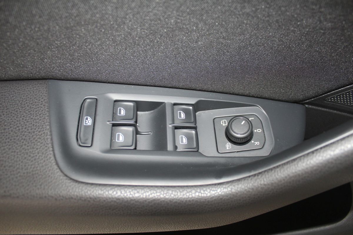 Volkswagen Passat 2.0 TDI VARIANT COMFORTLINE CARAT >DSG-Tiptronik< novi model