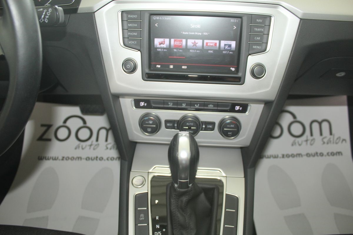 Volkswagen Passat 2.0 TDI VARIANT COMFORTLINE CARAT >DSG-Tiptronik< novi model