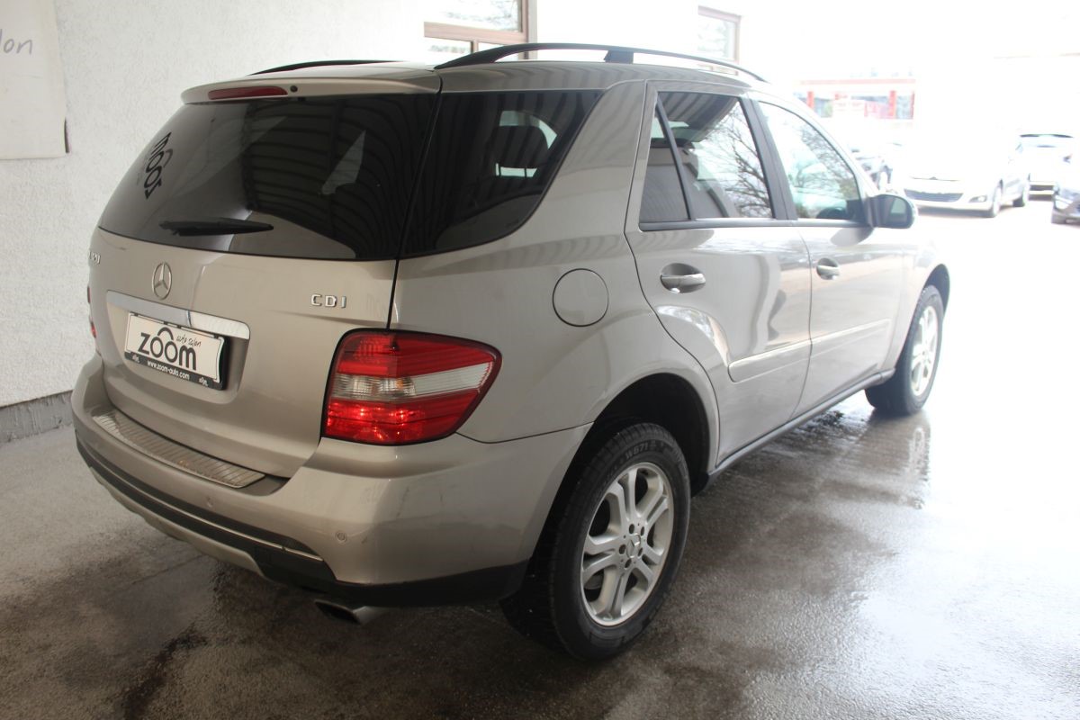 Mercedes-Benz ML-Class
 320 CDI