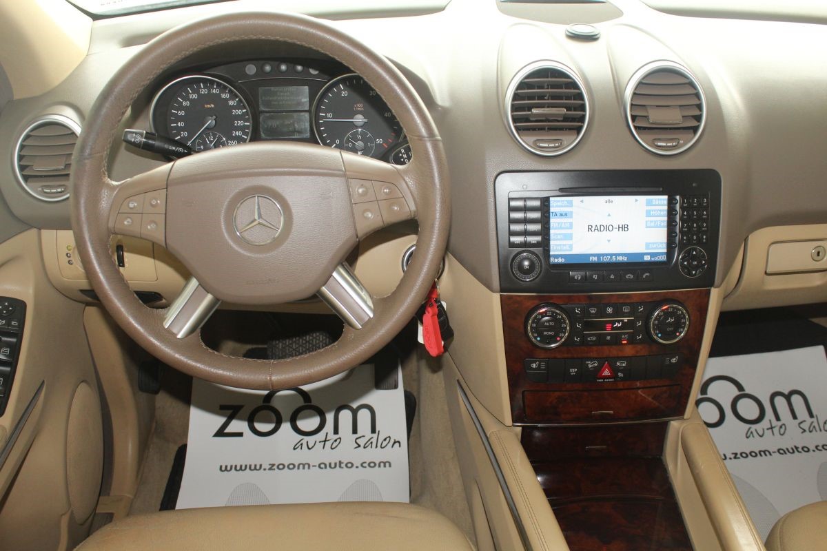 Mercedes-Benz ML-Class
 320 CDI