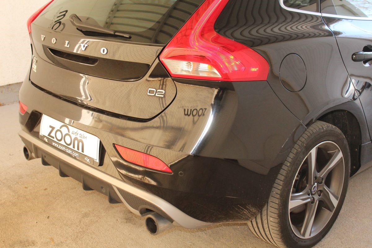 Volvo
 V40 2,0 D2 R-Desing