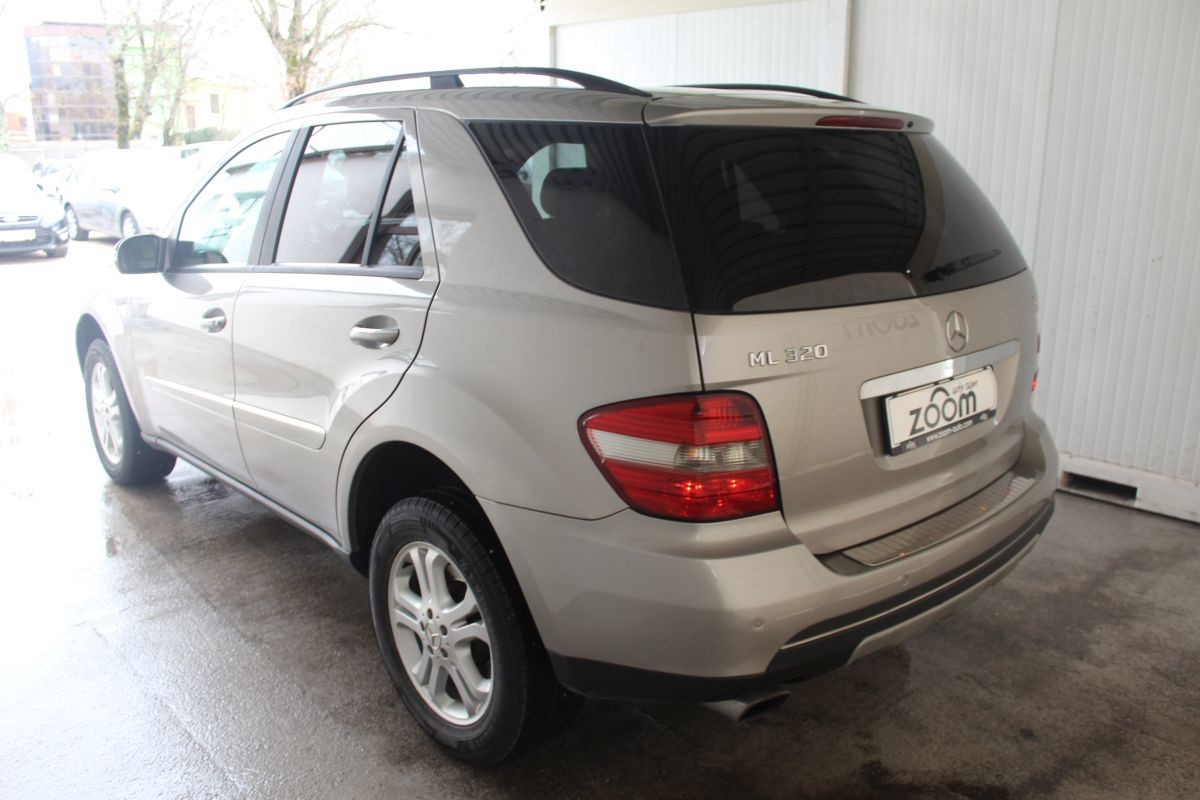 Mercedes-Benz ML-Class
 320 CDI