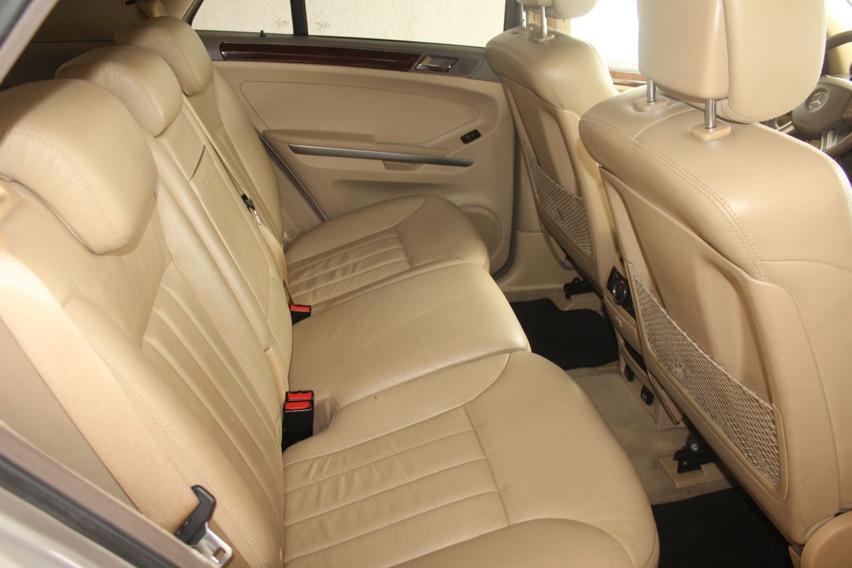 Mercedes-Benz ML-Class
 320 CDI