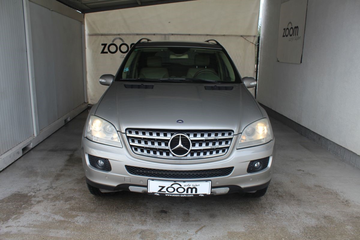 Mercedes-Benz ML-Class
 320 CDI