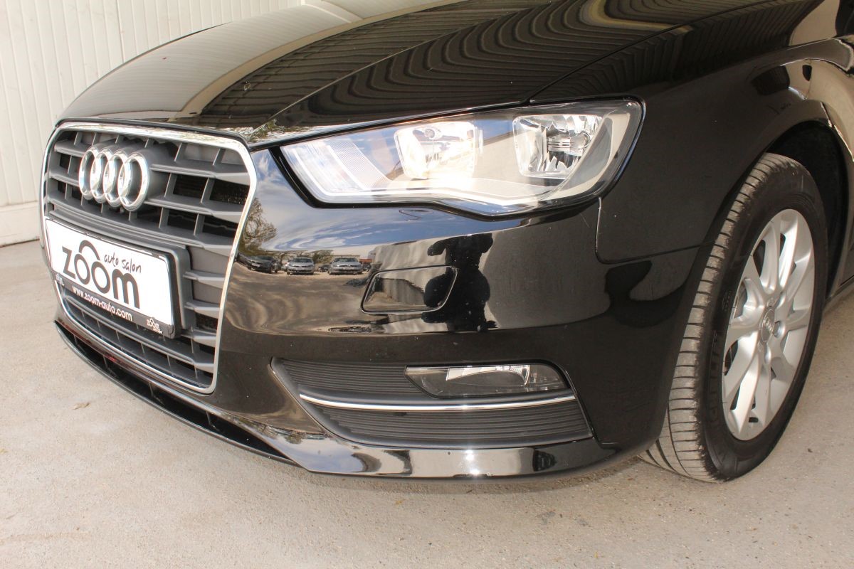 Audi A3
 1,6 TDI S-Tronic SPORTBACK ATTRACTION >novi model<