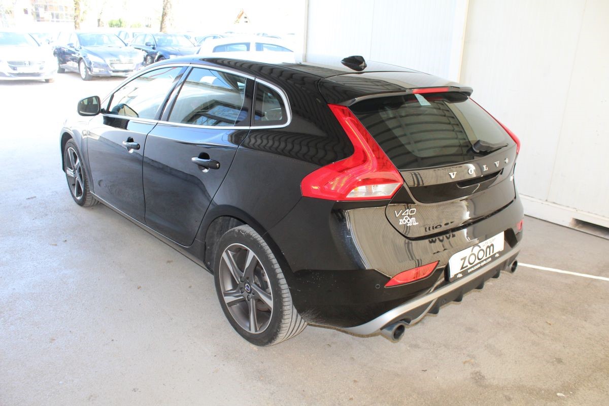 Volvo
 V40 2,0 D2 R-Desing