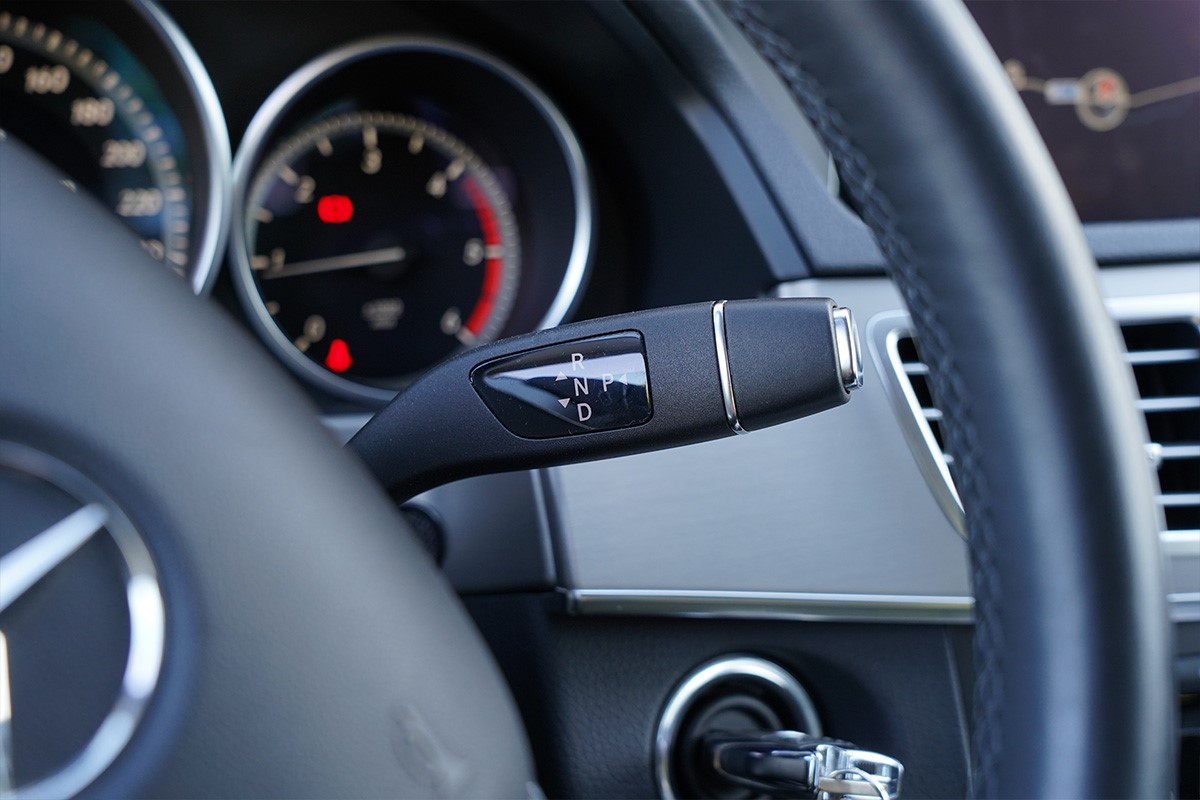 Mercedes-Benz E-Class
 E-220 CDI
