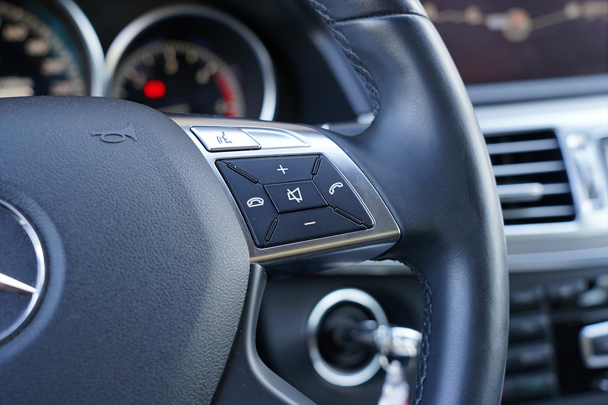 Mercedes-Benz E-Class
 E-220 CDI