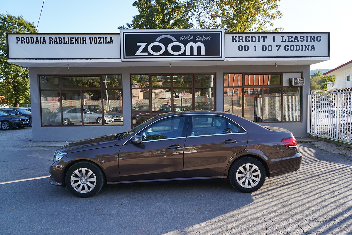 Mercedes-Benz E-Class
 E-220 CDI