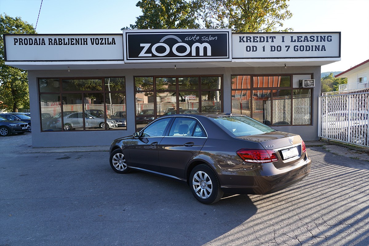Mercedes-Benz E-Class
 E-220 CDI
