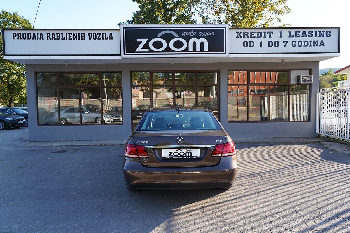Mercedes-Benz E-Class
 E-220 CDI