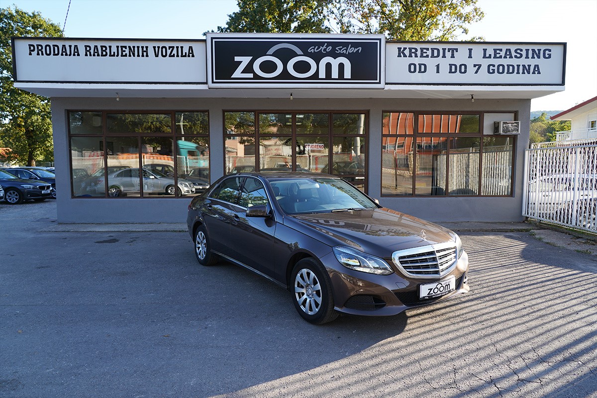 Mercedes-Benz E-Class
 E-220 CDI