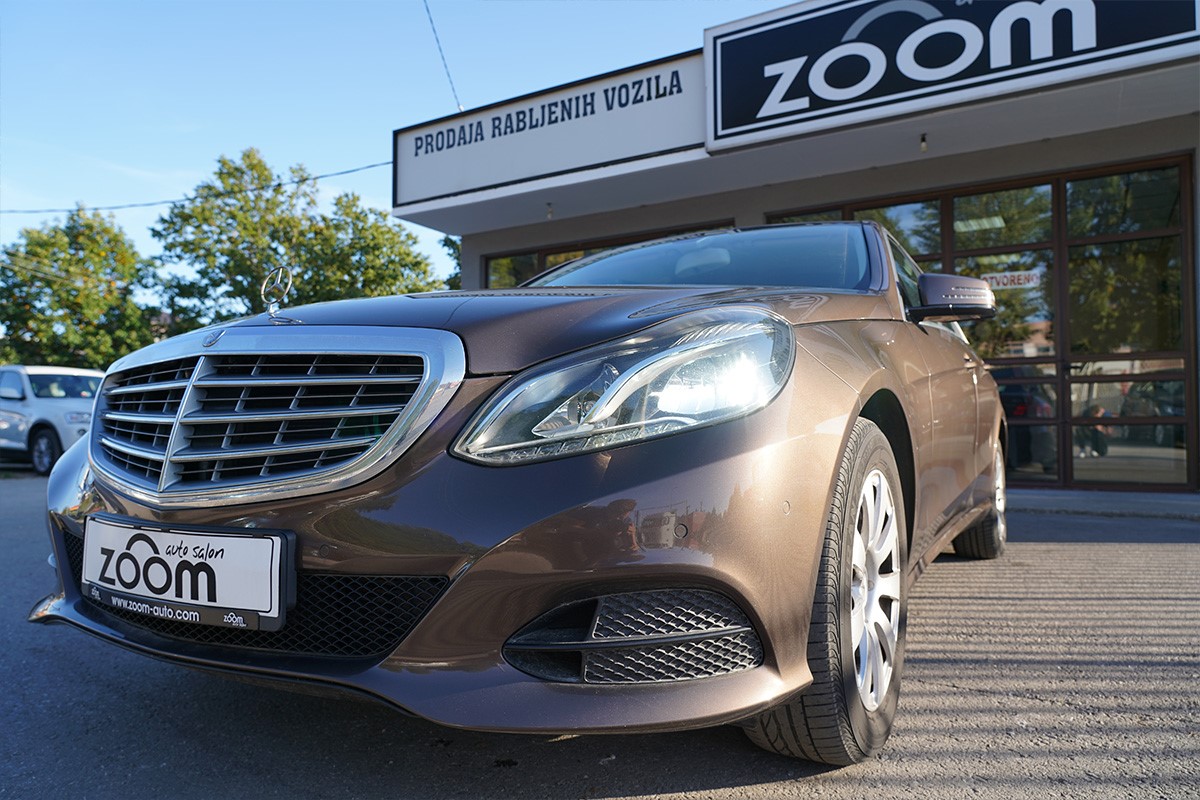 Mercedes-Benz E-Class
 E-220 CDI