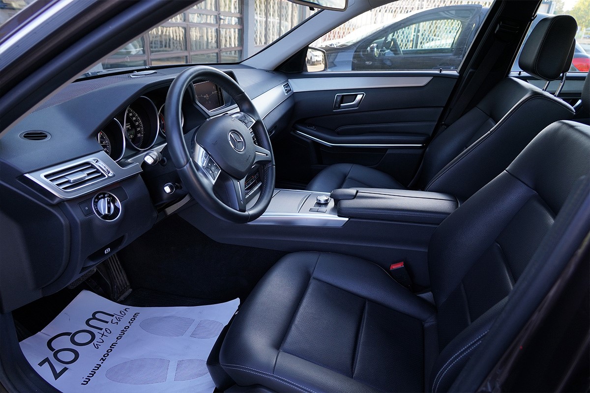 Mercedes-Benz E-Class
 E-220 CDI