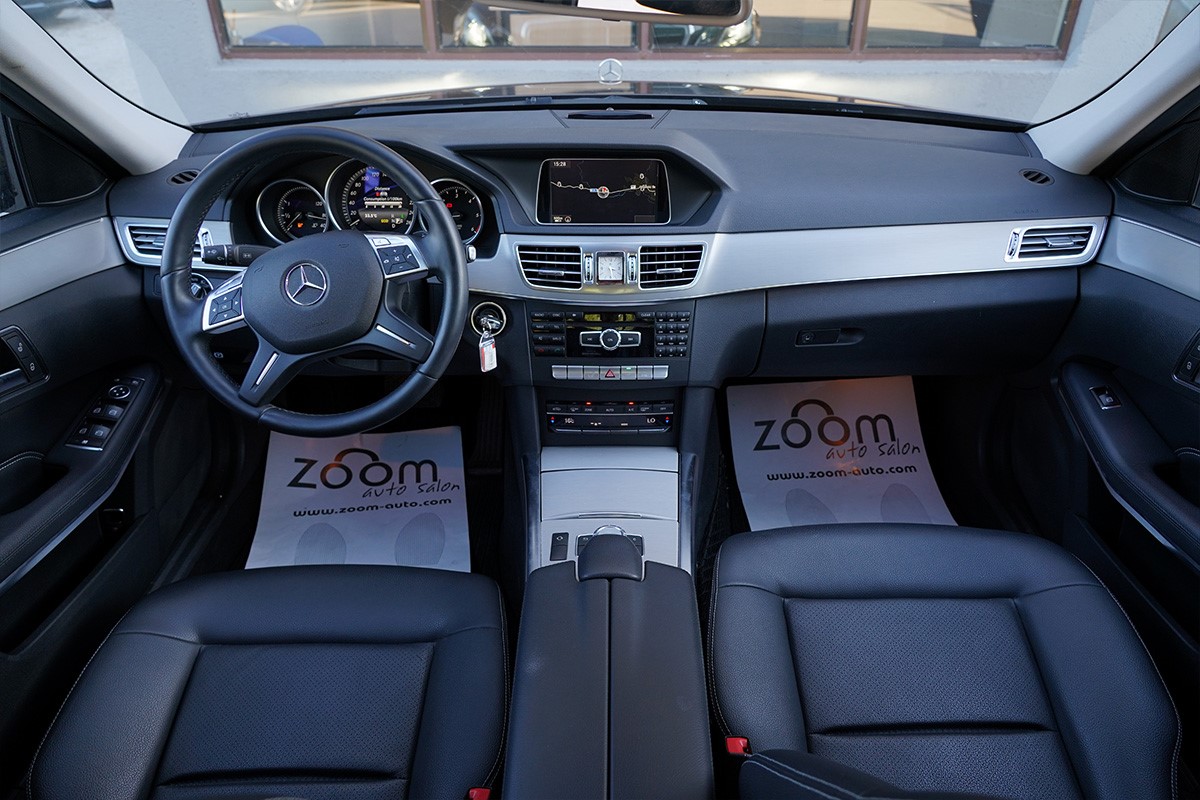Mercedes-Benz E-Class
 E-220 CDI