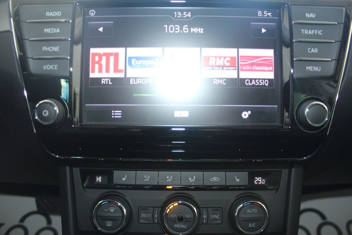 Škoda SUPERB 2.0 TDI DSG
