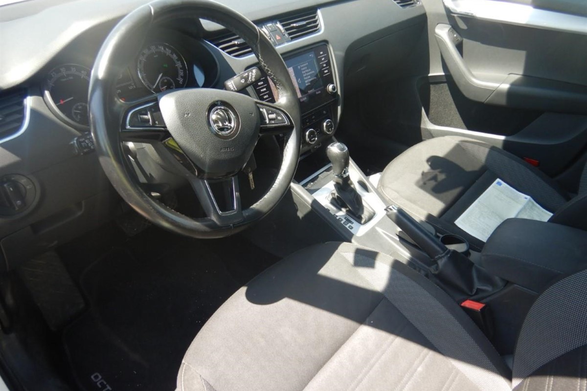 Škoda Octavia Combi 1,6 TDI DSG