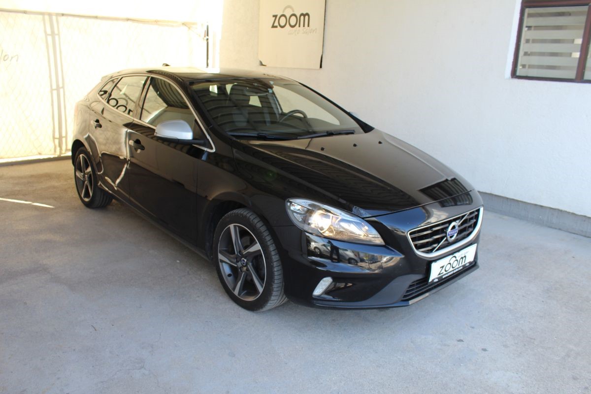 Volvo
 V40 2,0 D2 R-Desing