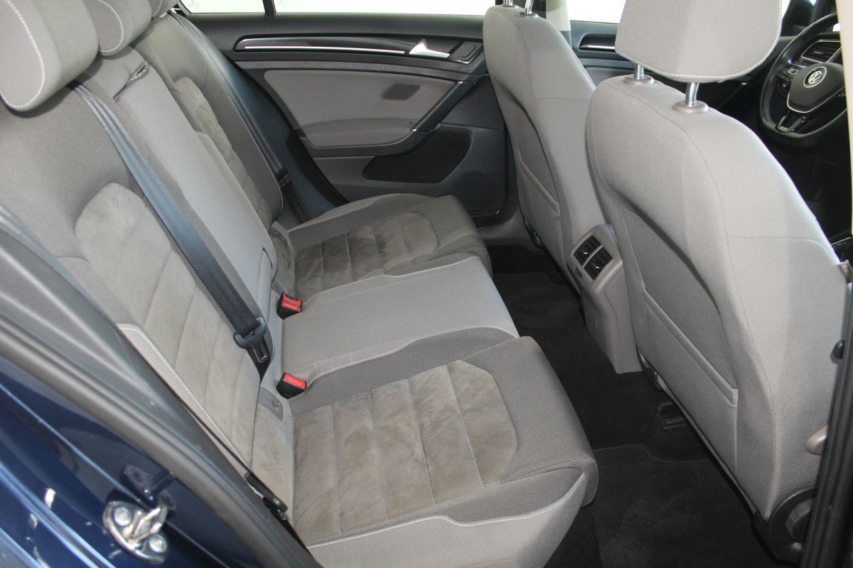 Volkswagen Golf 2.0 CR TDI Highline Sport Carat Edition