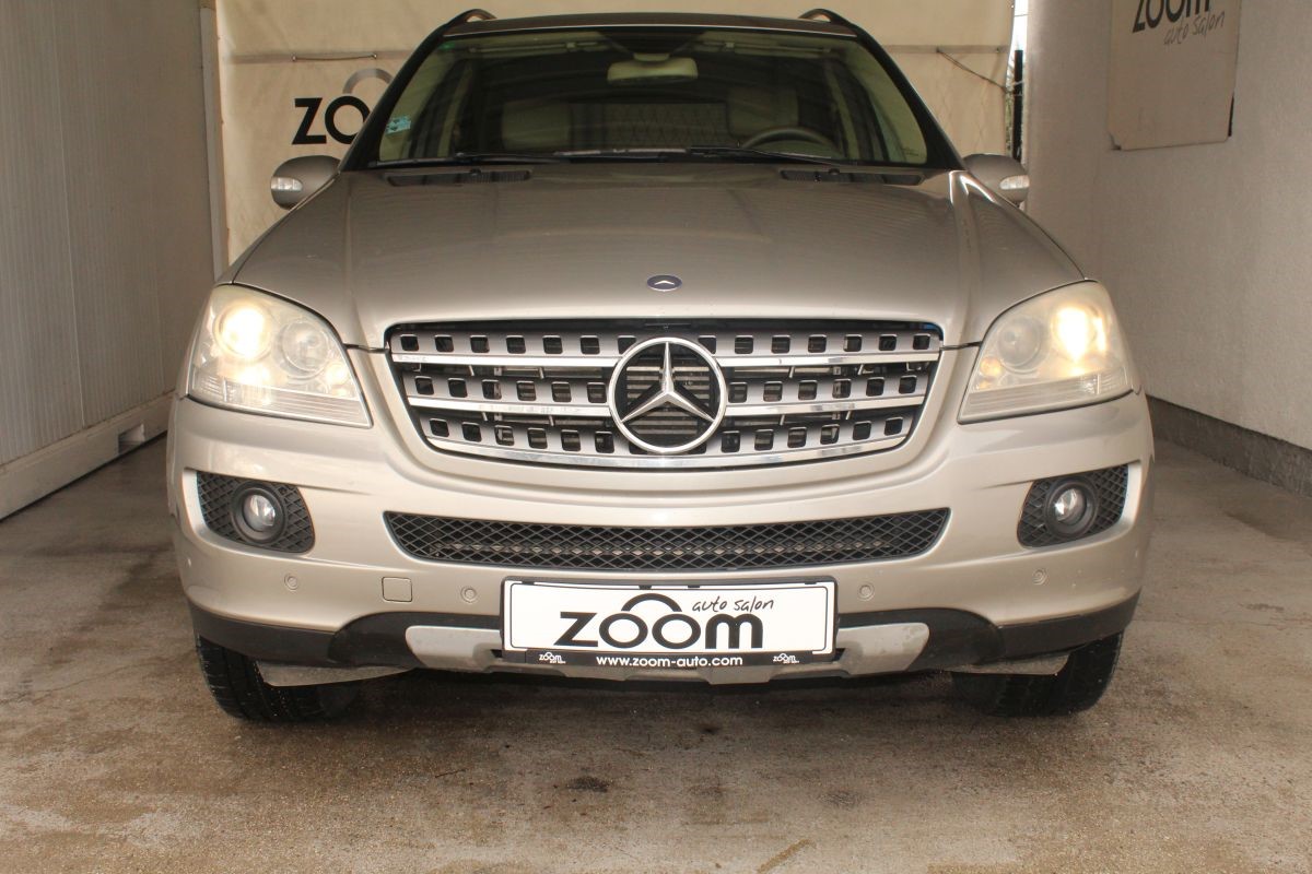 Mercedes-Benz ML-Class
 320 CDI