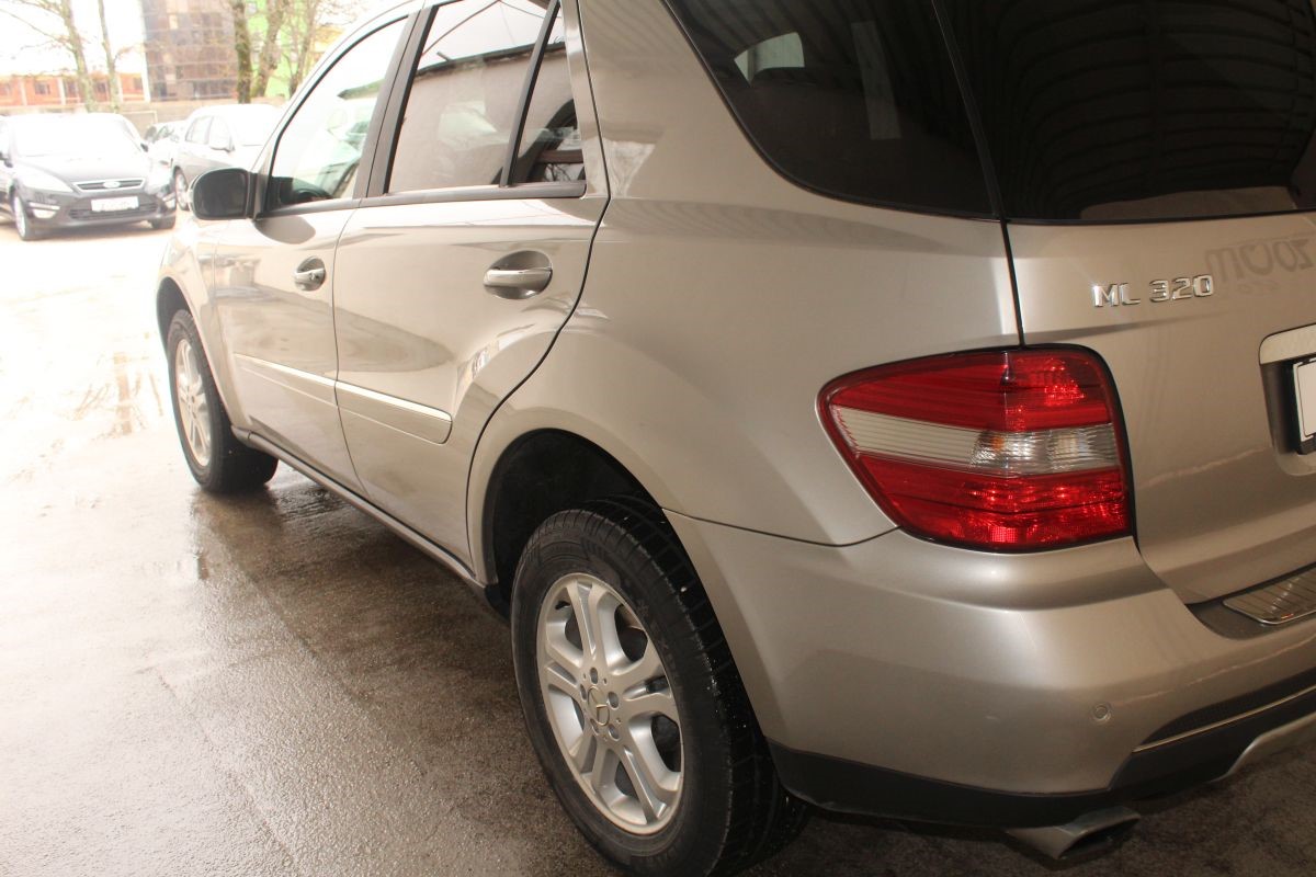 Mercedes-Benz ML-Class
 320 CDI