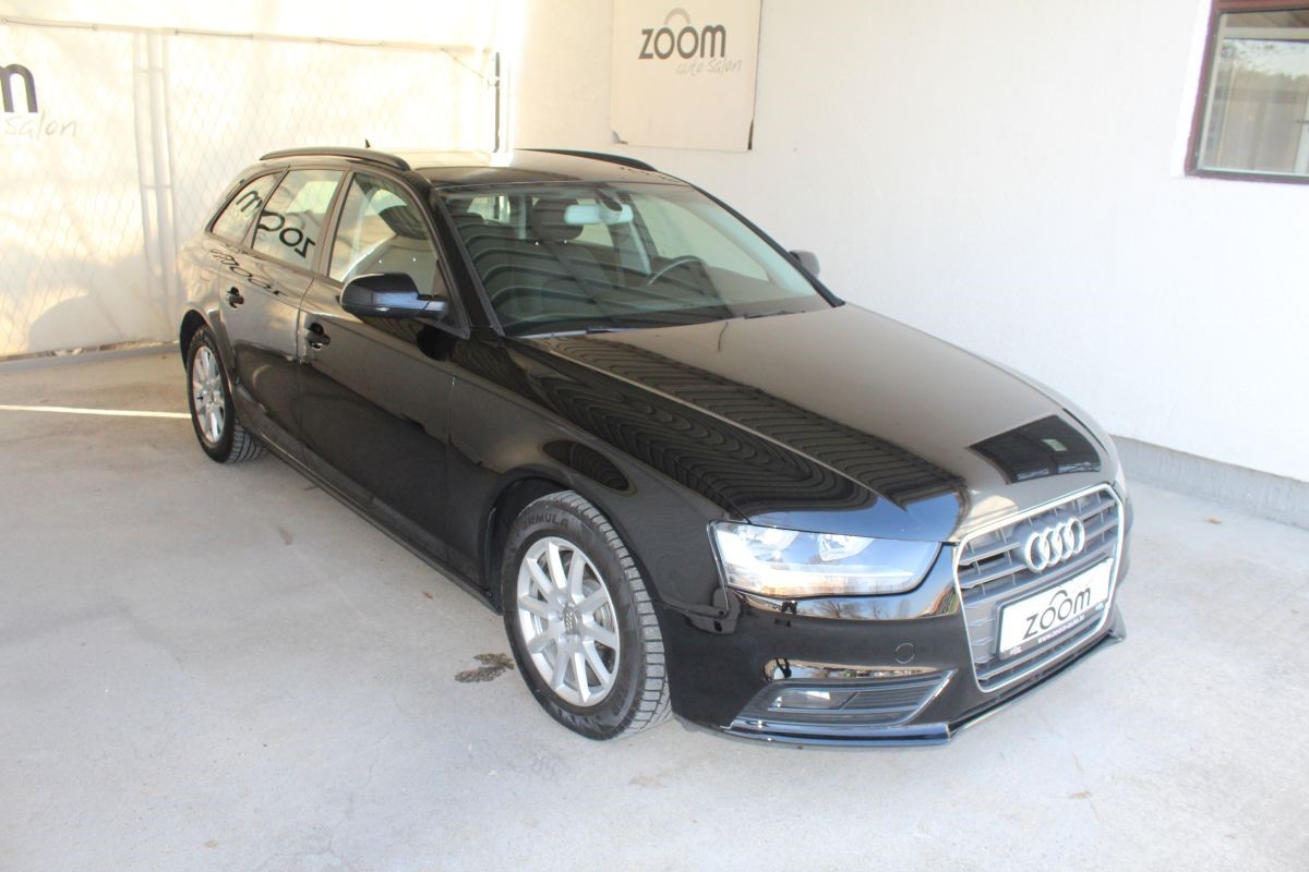 Audi A4
 2,0 TDI AVANT S-TRONIC ATTRACTION Navi