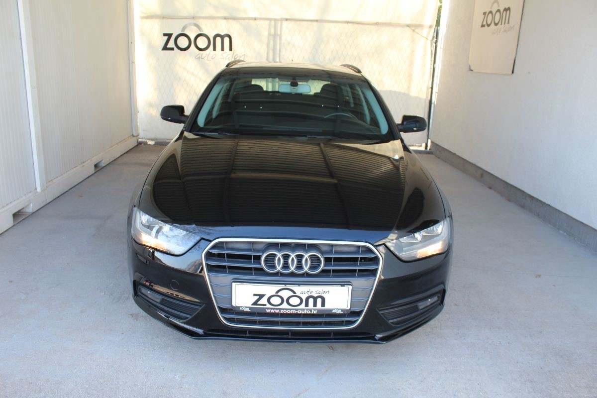 Audi A4
 2,0 TDI AVANT S-TRONIC ATTRACTION Navi