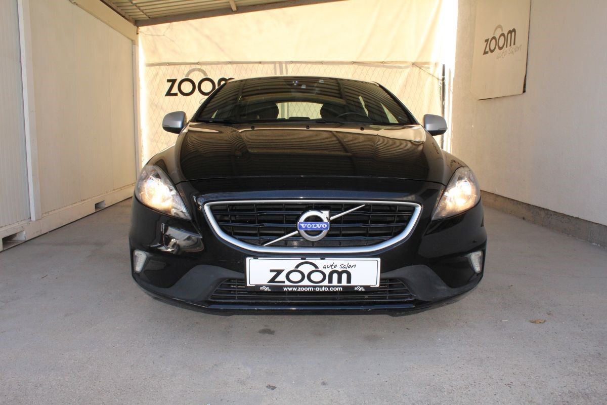 Volvo
 V40 2,0 D2 R-Desing