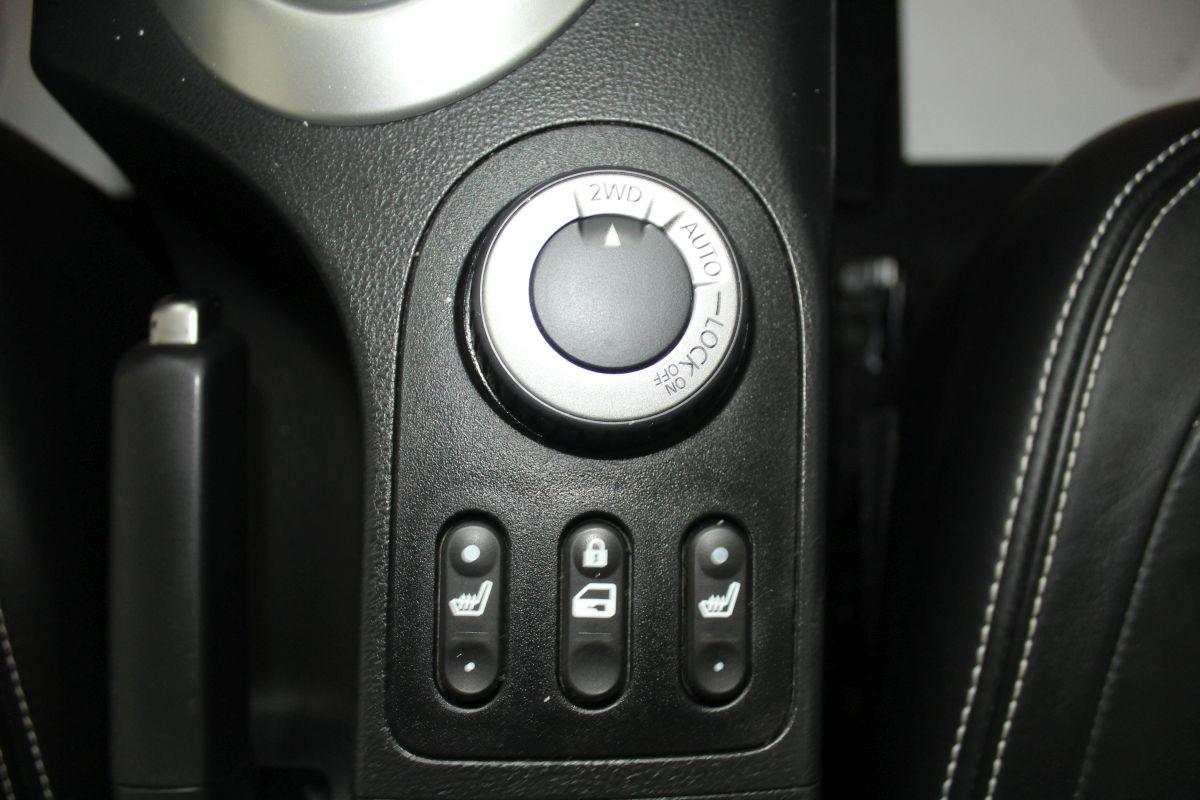 Nissan
 Qashqai 2,0 DCI TEKNA 4X4 Automatik >QASHQAI+2< 7 SJEDIŠTA 