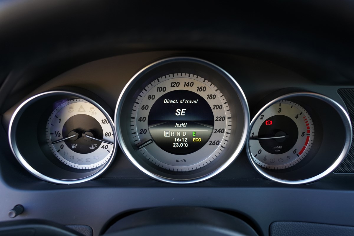 Mercedes-Benz C-Class
 220 CDI 