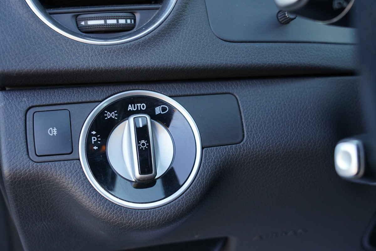 Mercedes-Benz C-Class
 220 CDI 