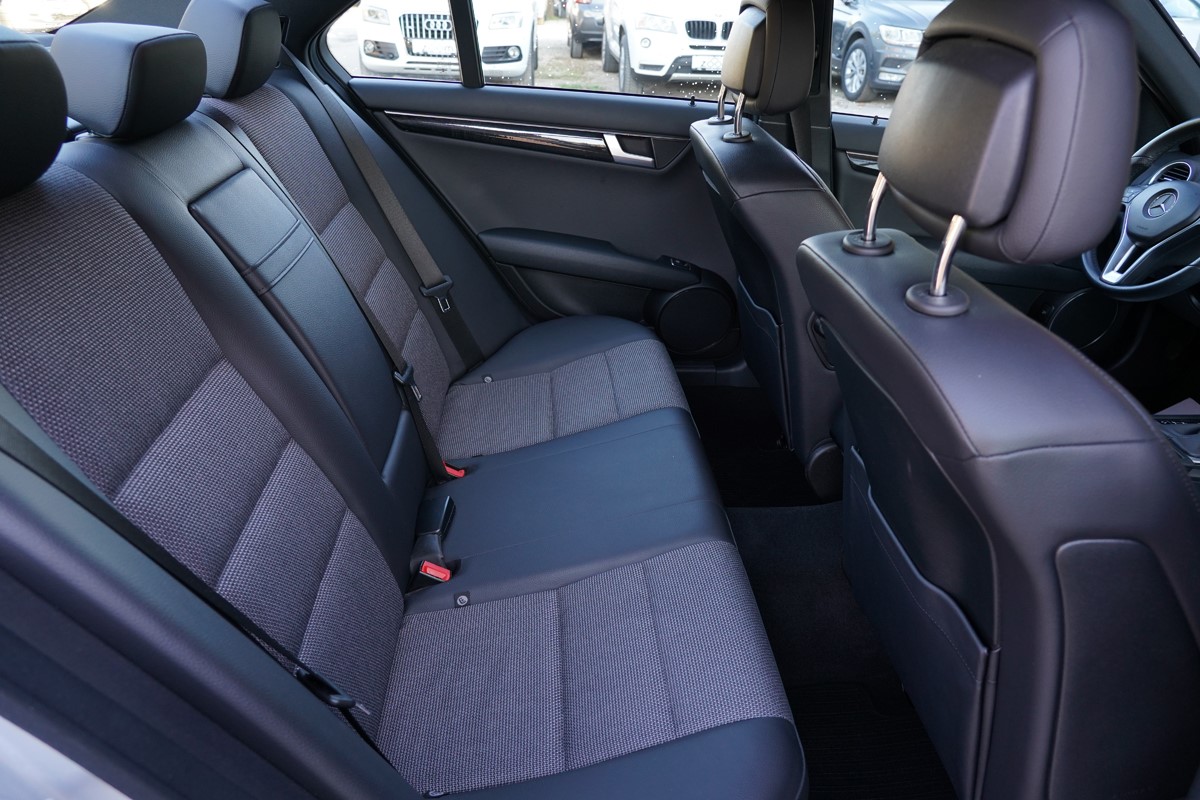 Mercedes-Benz C-Class
 220 CDI 